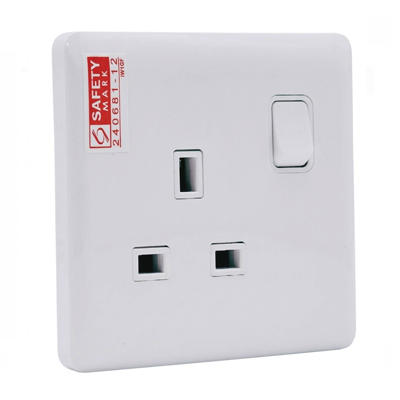 IWILL 13A SINGLE POWER SOCKET FLAT PLATE IW1GF